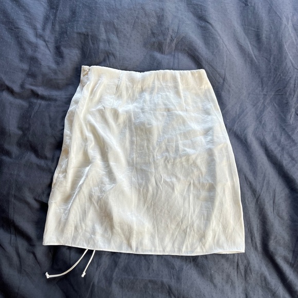 Aritzia Allusion Skirt, size 0 - Picture 2 of 4